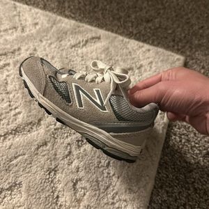 NEW BALANCE - GREY TODDLER SNEAKERS 7C